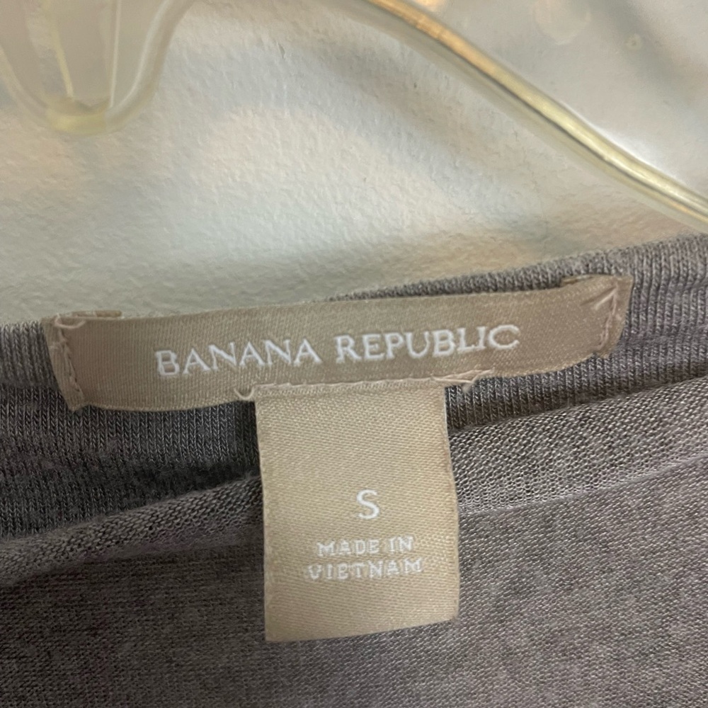 🎉2/$10 Banana Republic Stretchy Blouse Small - Picture 3 of 5